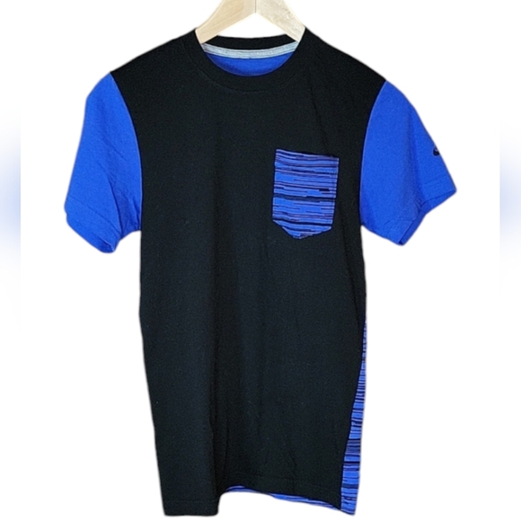 Men's Nike Slim Fit Two-Toned Black Blue Short Sleeve T-Shirt, Size Small - Picture 1 of 4